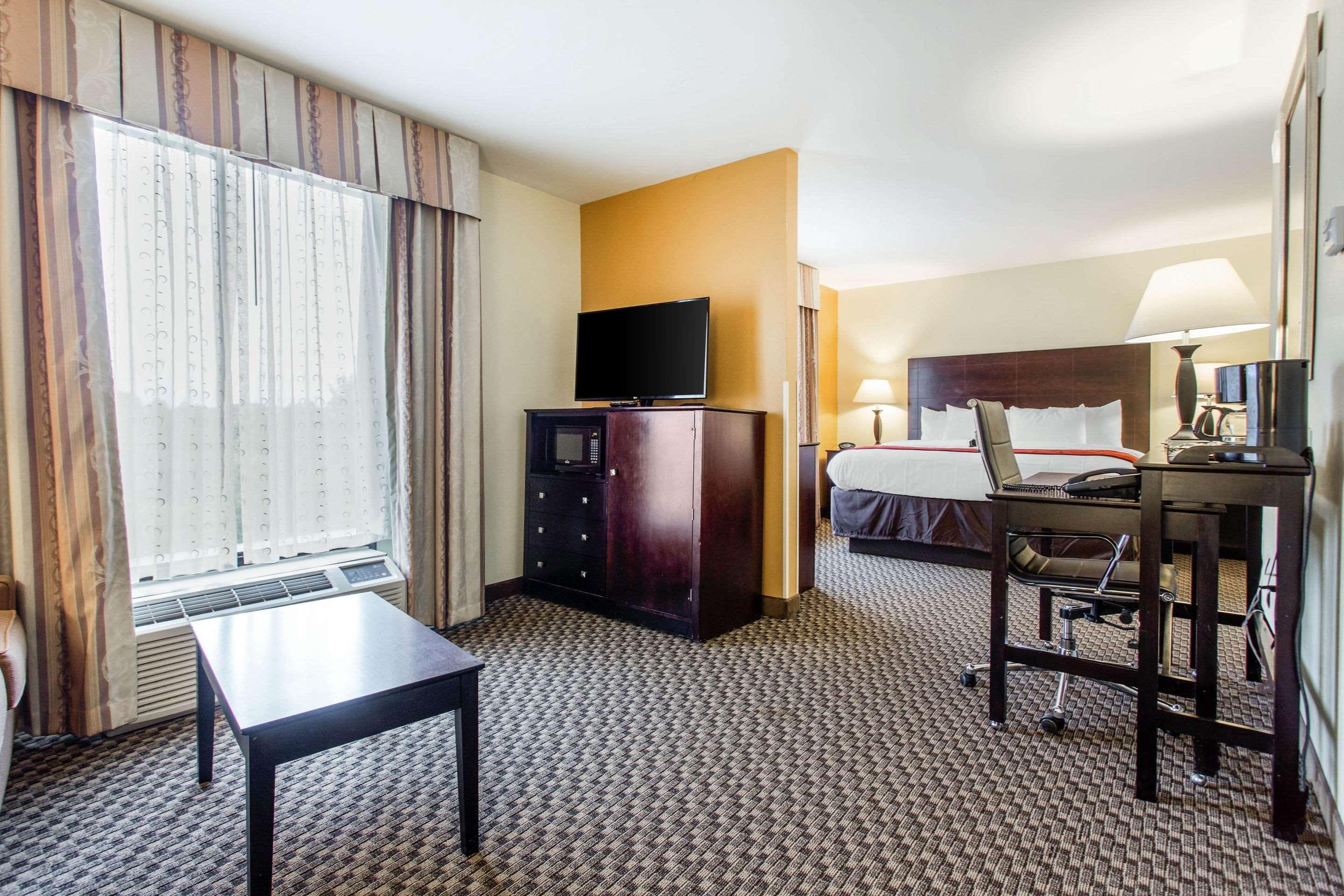Comfort Suites Clinton Near Presbyterian College מראה חיצוני תמונה