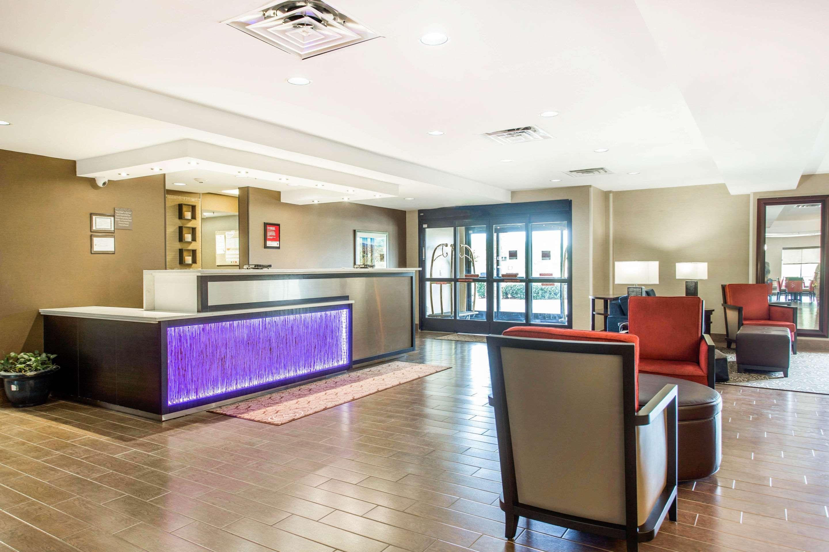 Comfort Suites Clinton Near Presbyterian College מראה חיצוני תמונה
