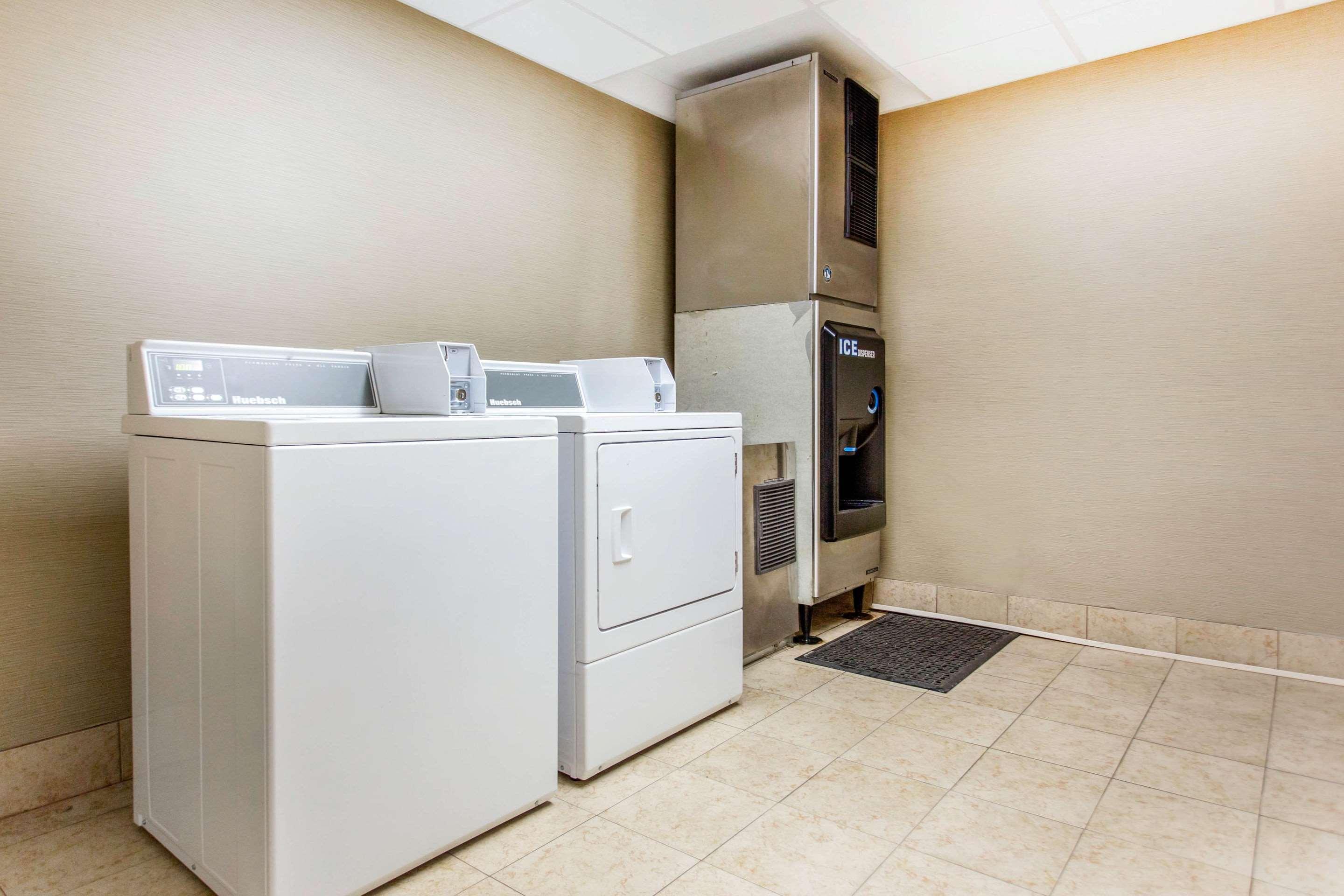 Comfort Suites Clinton Near Presbyterian College מראה חיצוני תמונה