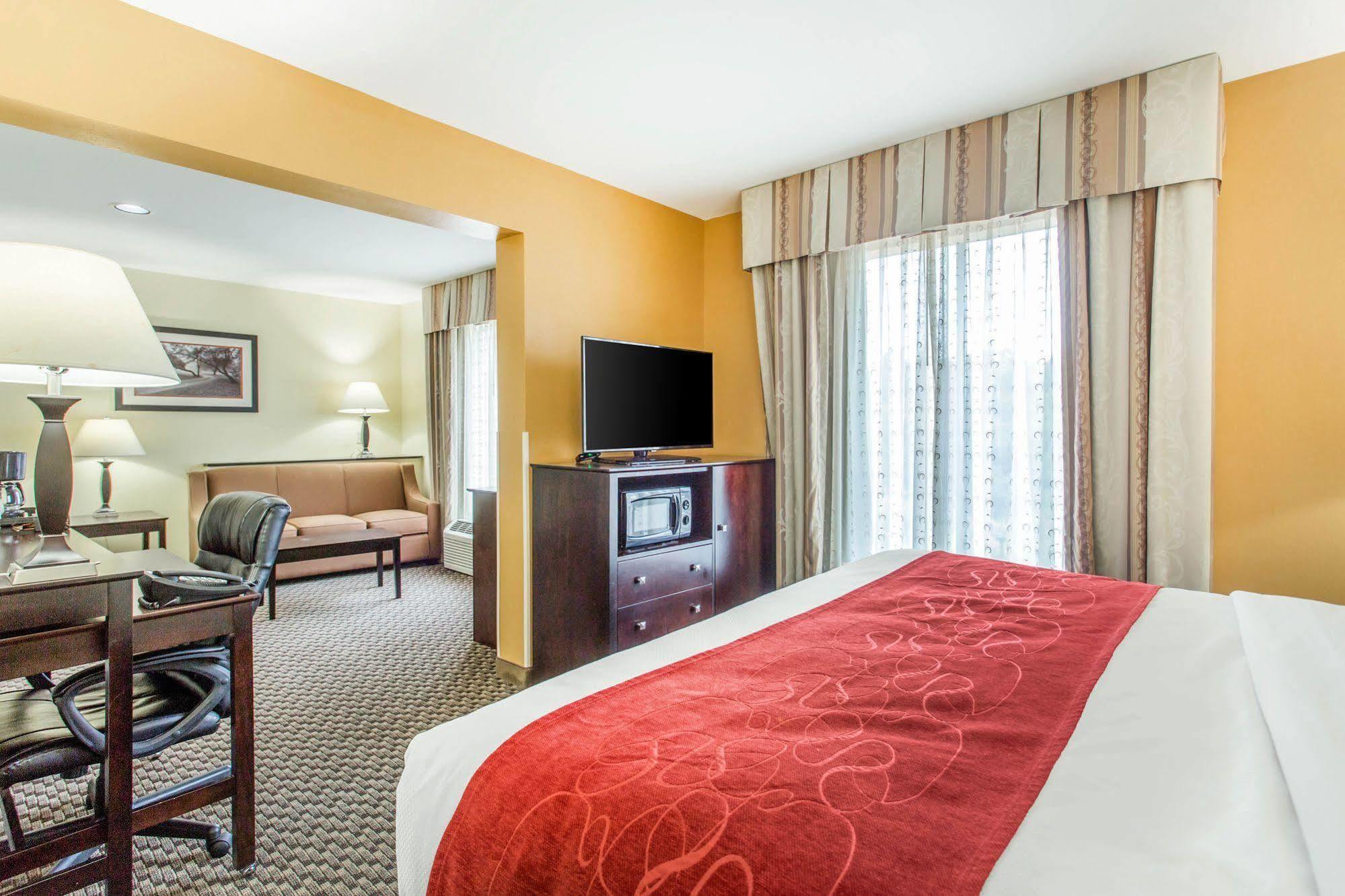 Comfort Suites Clinton Near Presbyterian College מראה חיצוני תמונה