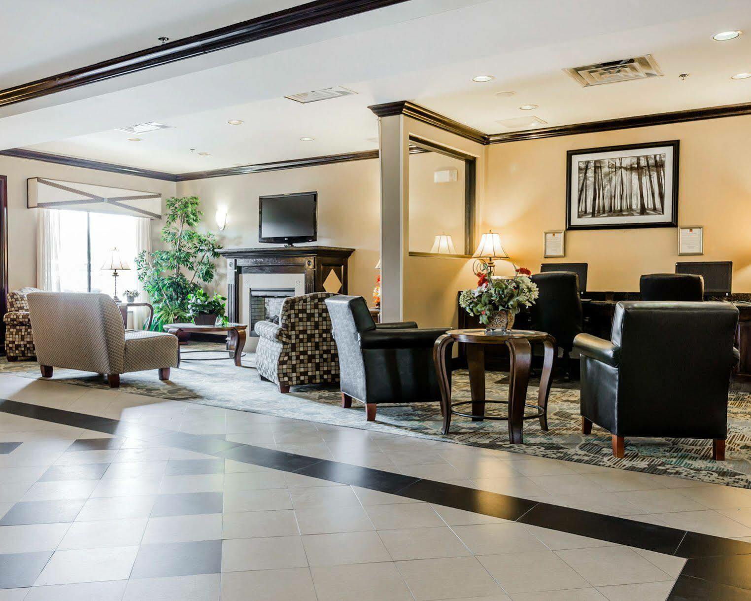 Comfort Suites Clinton Near Presbyterian College מראה חיצוני תמונה