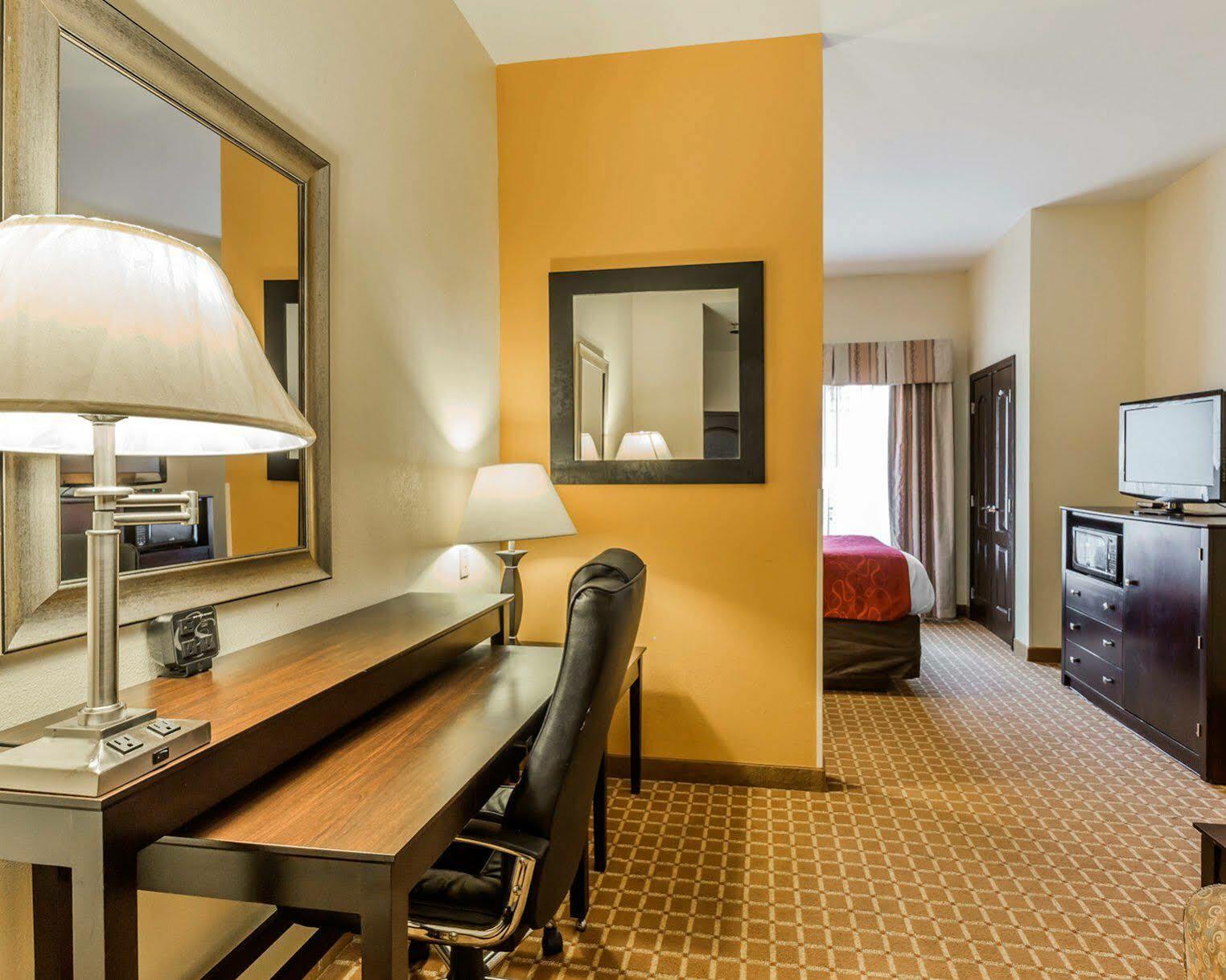 Comfort Suites Clinton Near Presbyterian College מראה חיצוני תמונה